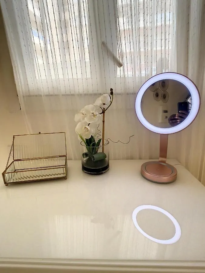Appartement T1 Centre Ville, Vieil Antibes, Port, Gare et Plage 4PERS