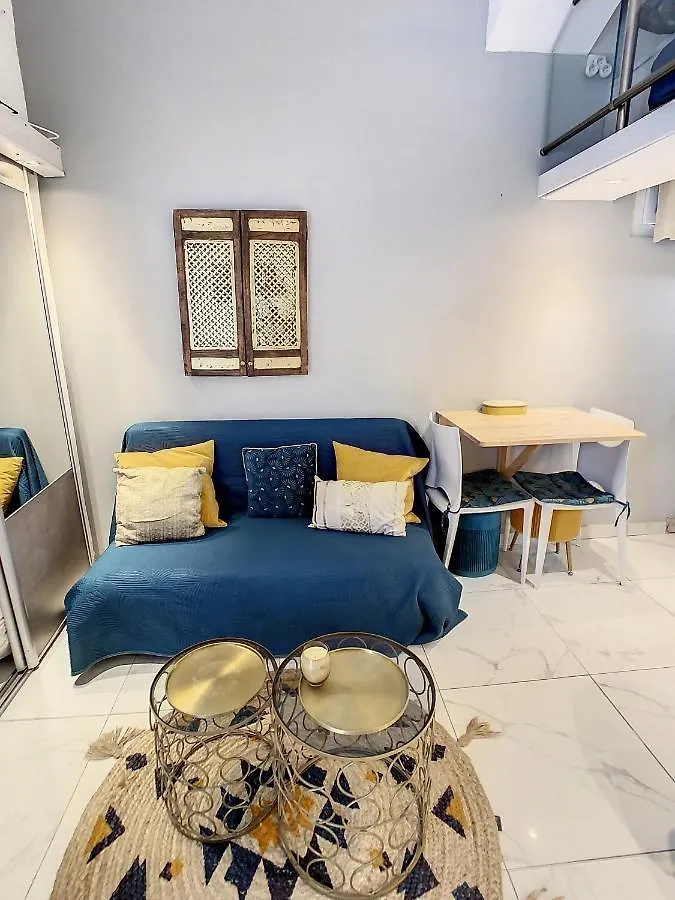 Appartement T1 Centre Ville, Vieil Antibes, Port, Gare et Plage 4PERS